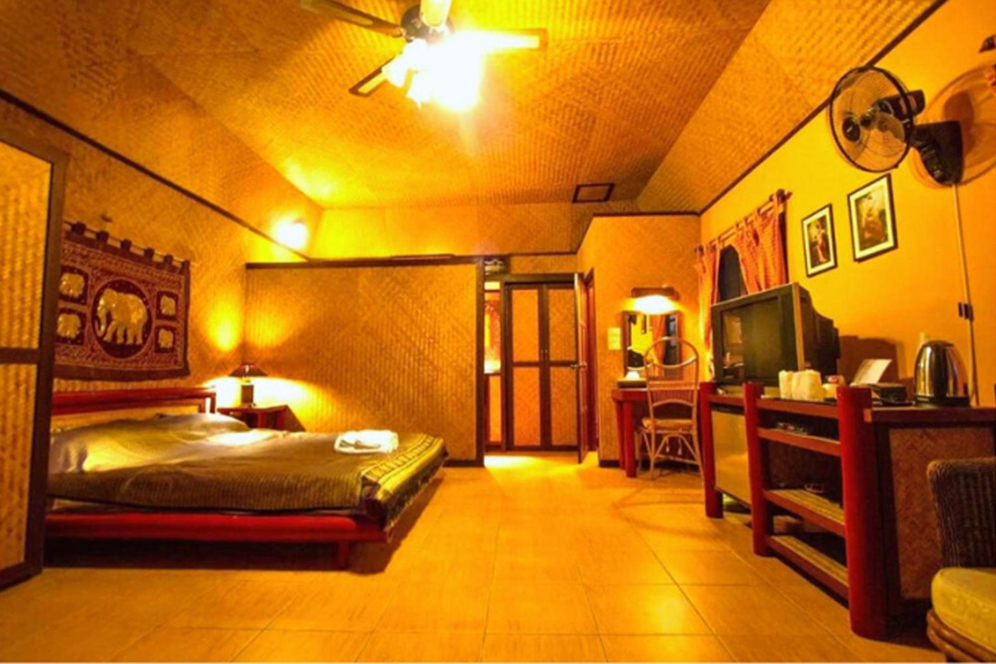 Old Tree'S House Hotel Mae Ai Exterior photo