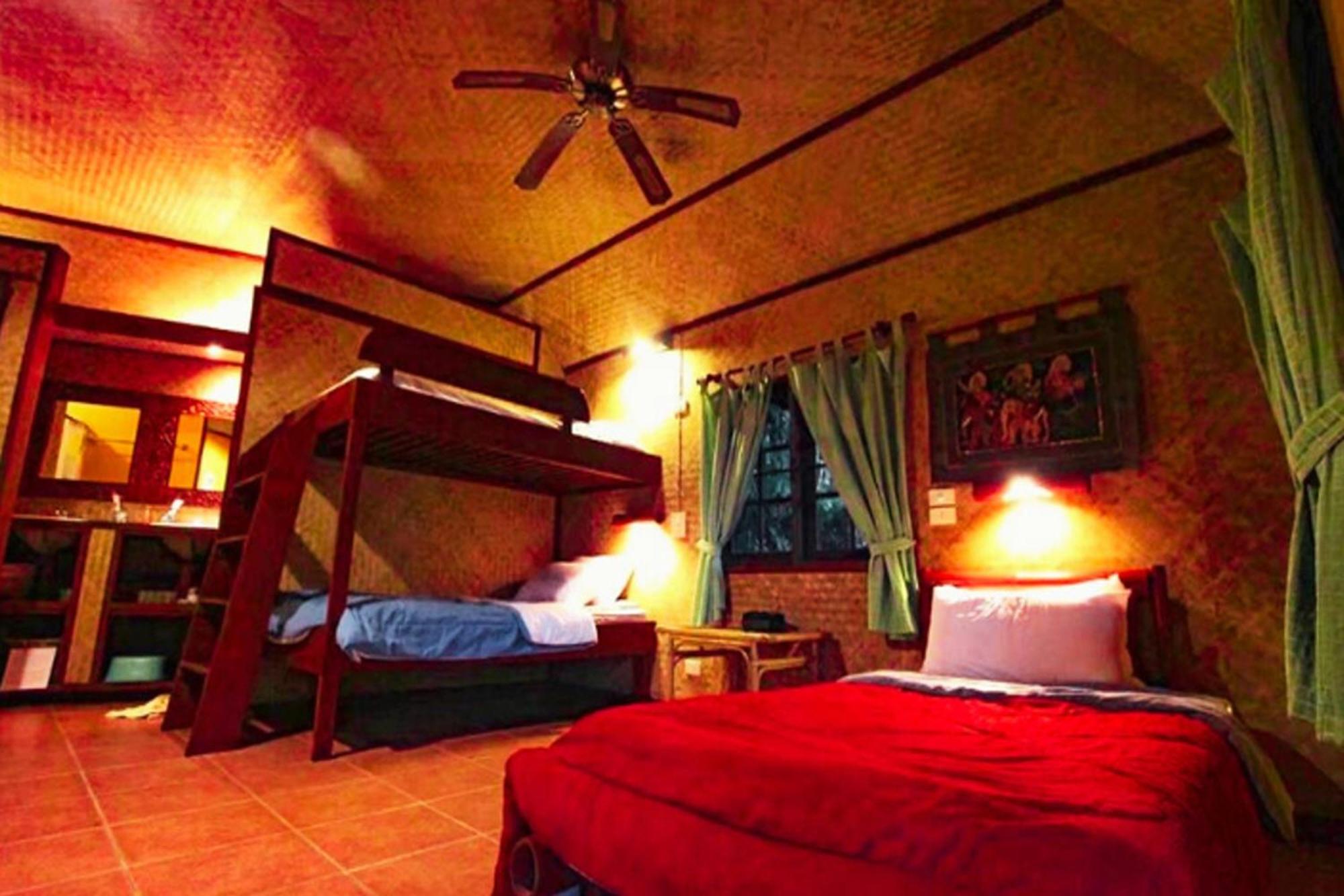 Old Tree'S House Hotel Mae Ai Exterior photo