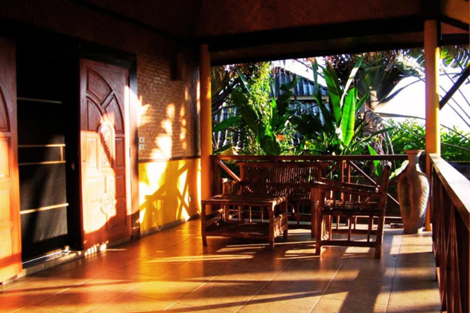Old Tree'S House Hotel Mae Ai Exterior photo